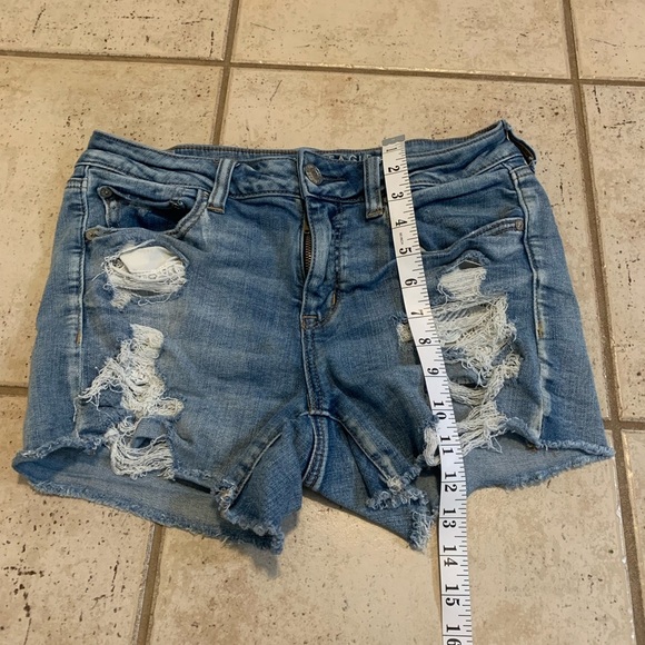 American Eagle Ne(x)t Level Stretch Distressed Denim Shorts - Size 10 - Picture 7 of 8